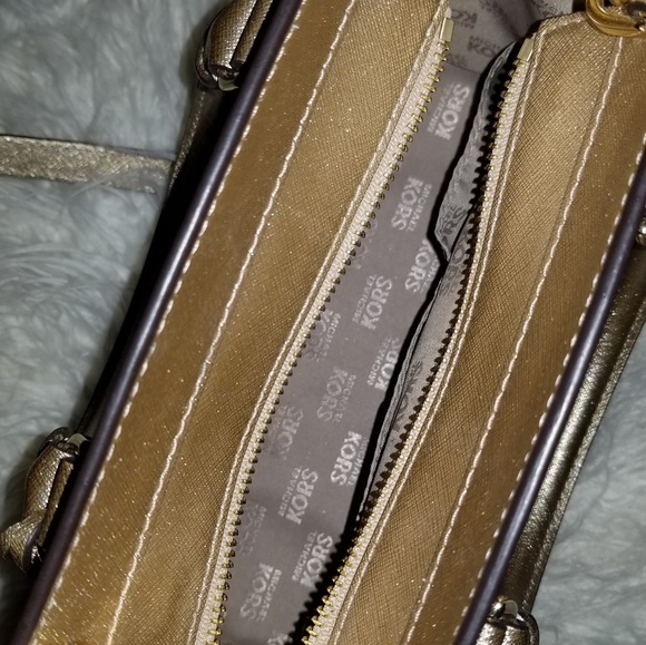 Michael Kors purse - Picture 3 of 4